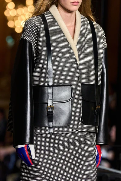 Look 66